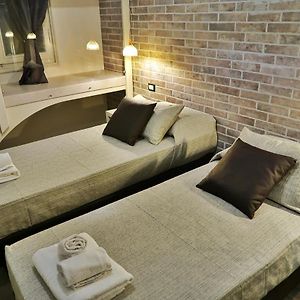 Zimmer mit zwei Einzelbetten